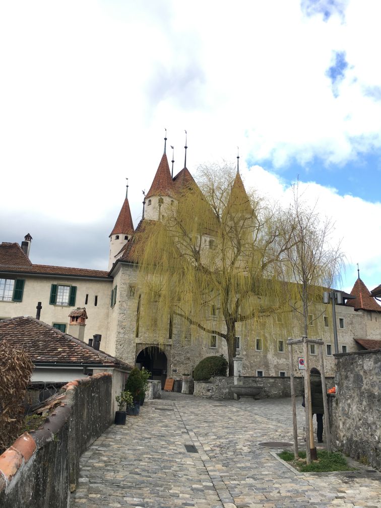 Thun castle entrance
