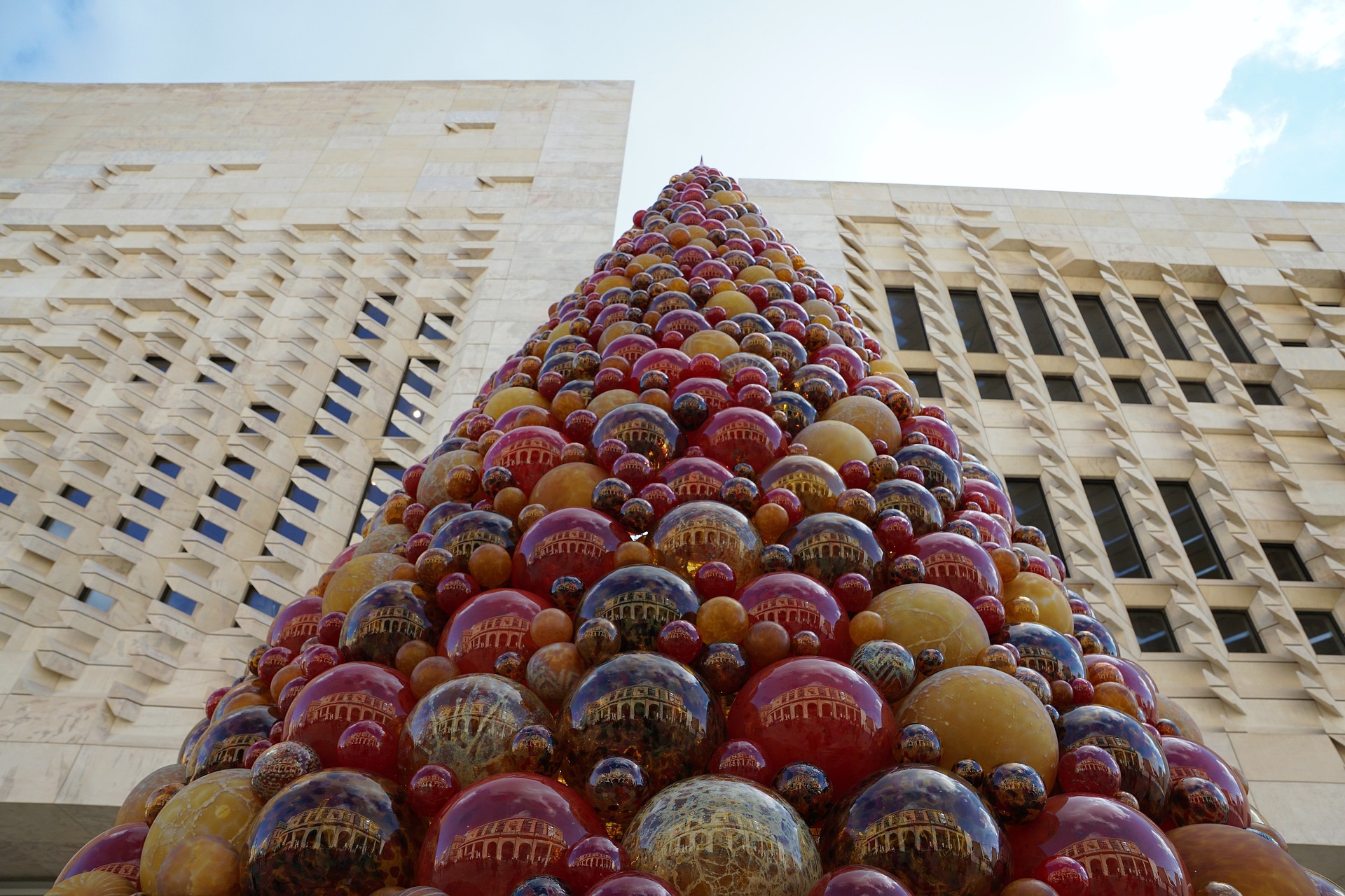 Learn all about the unique Christmas traditions in Malta in this handy guide!