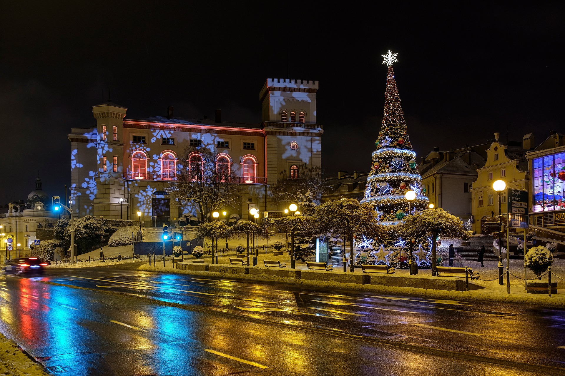 Christmas in Poland is a time of togetherness and warm atmosphere all over.