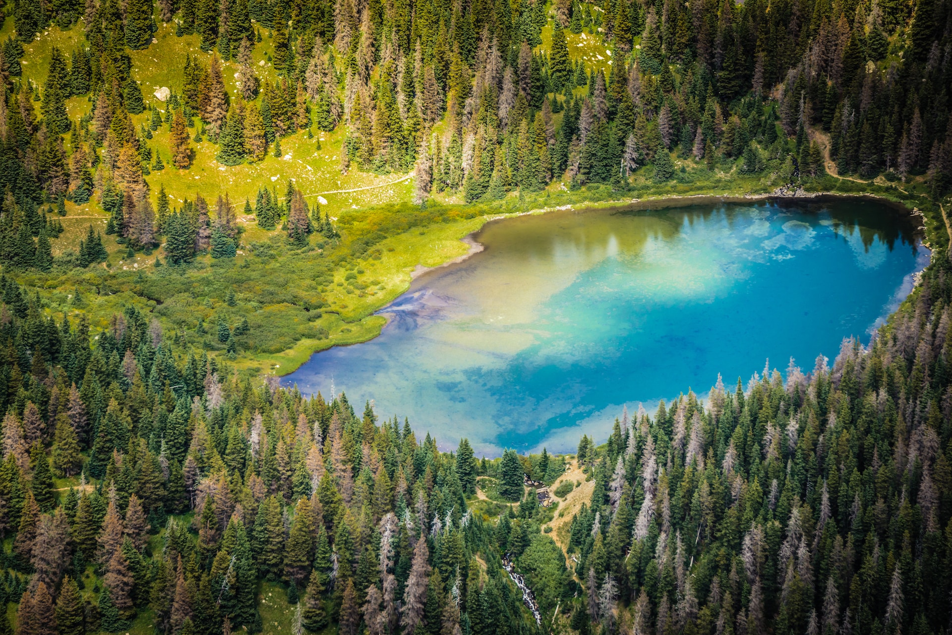 A view of the alpine lake in Colorado.